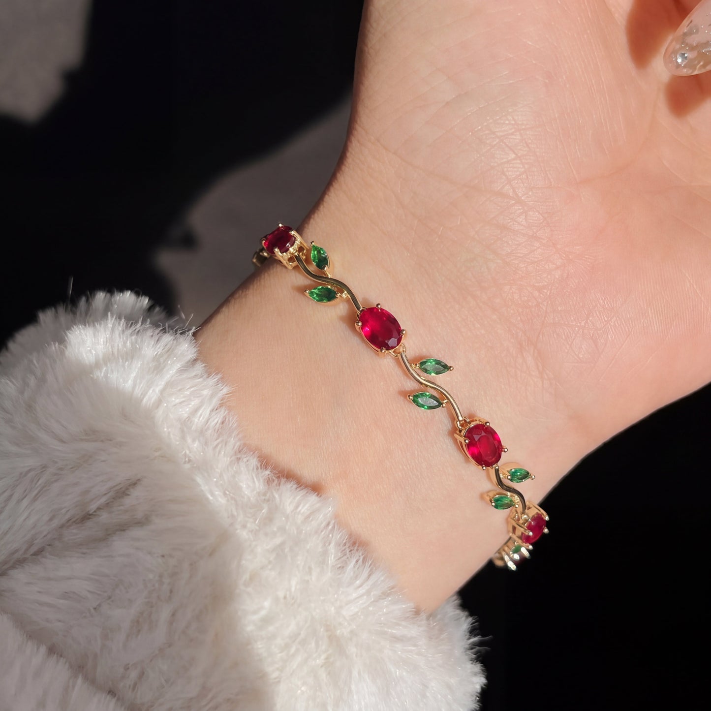 Buy 1 Get 1% Elegant Gold Plated Tulip Bracelet For Girls and Womens